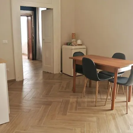 Scio' Apartment-centro Storico- *