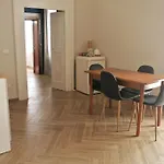 Scio' Apartment-centro Storico- *